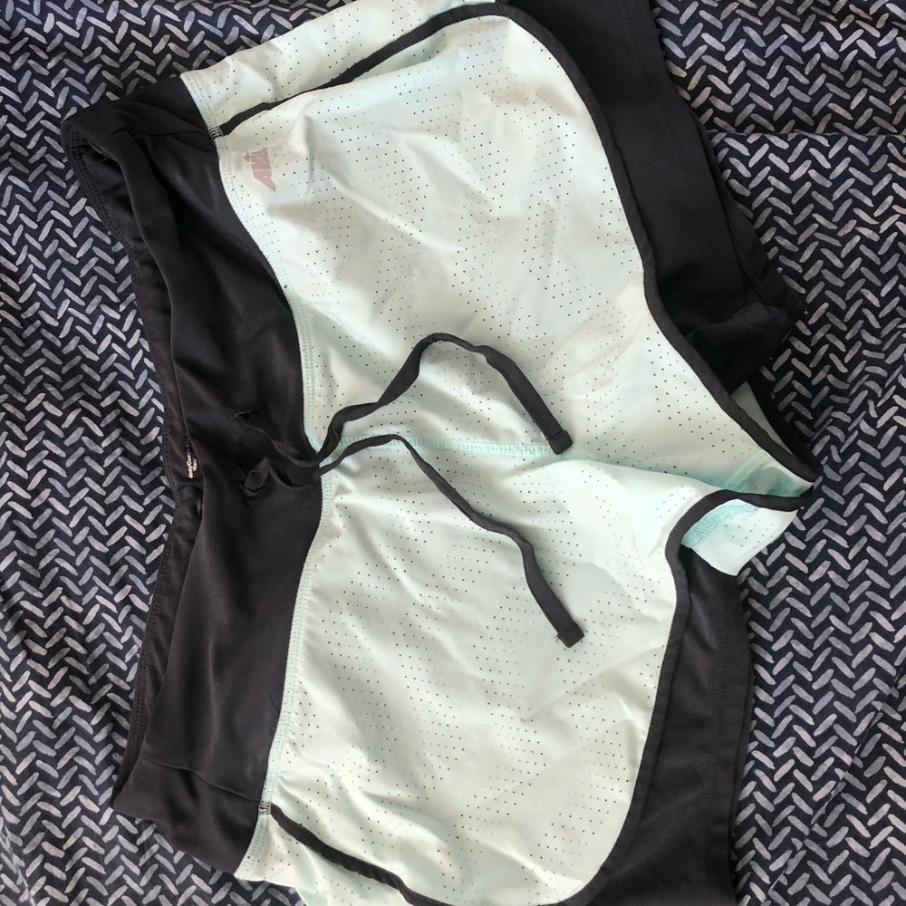 ⏳ Women’s exercise shorts!!